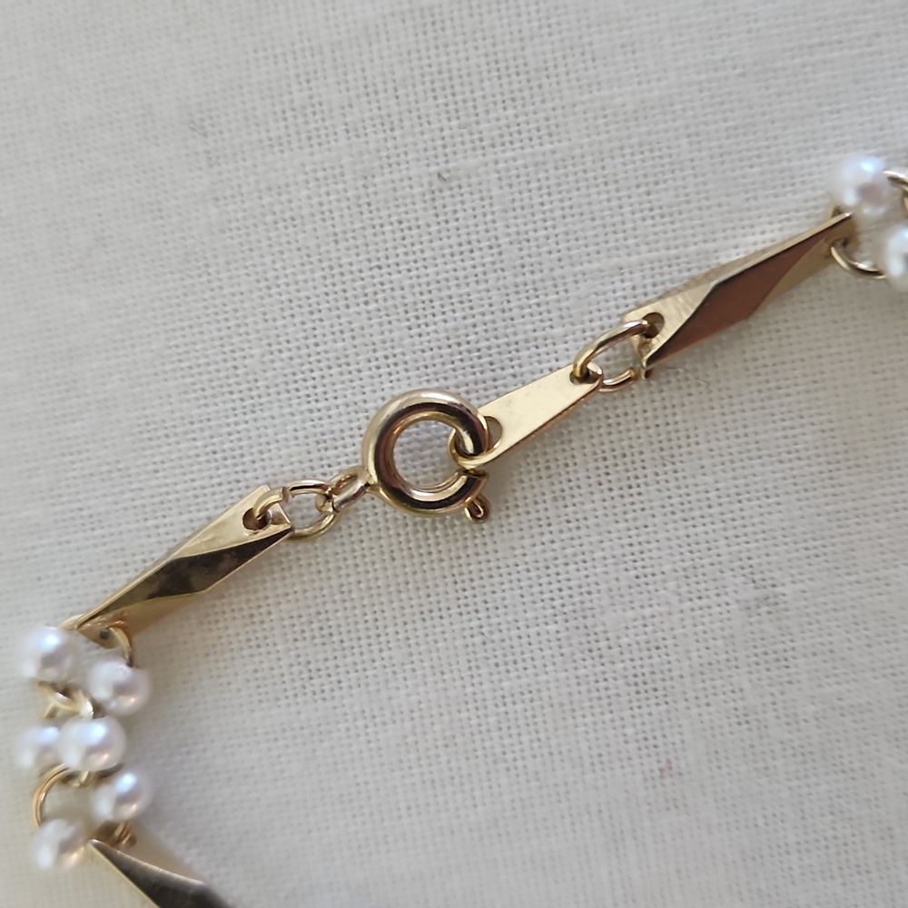 Women's, Bracelet, 7 3/4 inches from Claps to Ring, with 8 Pearl Clusters - Picture 2 of 6